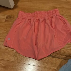 Lululemon hotty hot shorts 2.5!